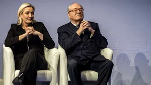 Ruptura faţă de tatăl său nu a ameliorat imaginea lui Marine Le Pen
