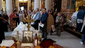 Patru ani de la moartea lui Vadim Tudor: Familia şi prietenii apropiaţi la slujba de pomenire | GALERIE FOTO