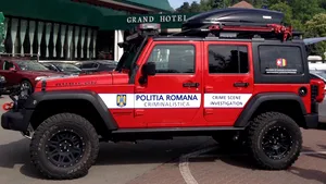 REPORTAJ: Maşină de peste 85.000 de euro, pentru anchete în zona dezastrelor, în dotarea Poliţiei - FOTO