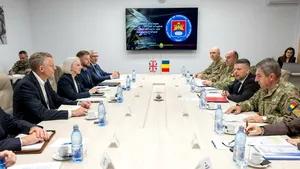 Consultări româno-britanice în domeniul apărării, la București. S-a discutat despre securitatea Mării Negre și sprijinul pentru Ucraina