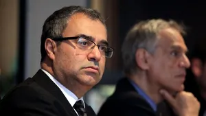 Guvernatorul Băncii Ciprului, contestat în timpul crizei financiare, a demisionat din funcţie