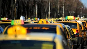 Taximetriştii independenţi nu vor mai cumpăra carburant joi din cauza creşterii preţulului