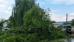 Arșiță dogoritoare, dar și furtuni în mare parte din țară. Care sunt zonele afectate?