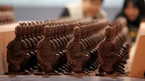 O replică din ciocolată a Marelui Zid chinezesc, lungă de 10 metri, realizată în China