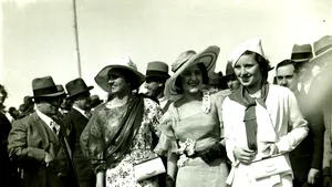 Viaţa de slugă în Micul Paris, de la salarii şi bonusuri şi până la CV. Nu te numeai 