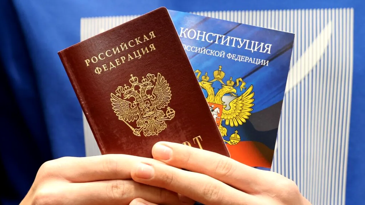 Un cetățean american care a ajutat Rusia din interiorul Ucrainei a primit pașaport rusesc de la Putin