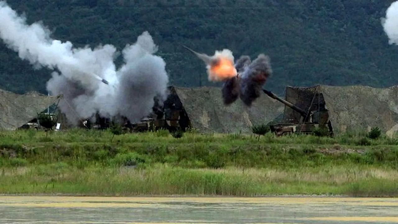 Coreea de Sud a început manevre militare cu muniţie reală