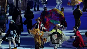 JO de Iarnă: Primele Naţiuni amerindiene au primit sportivii la deschidere - FOTO