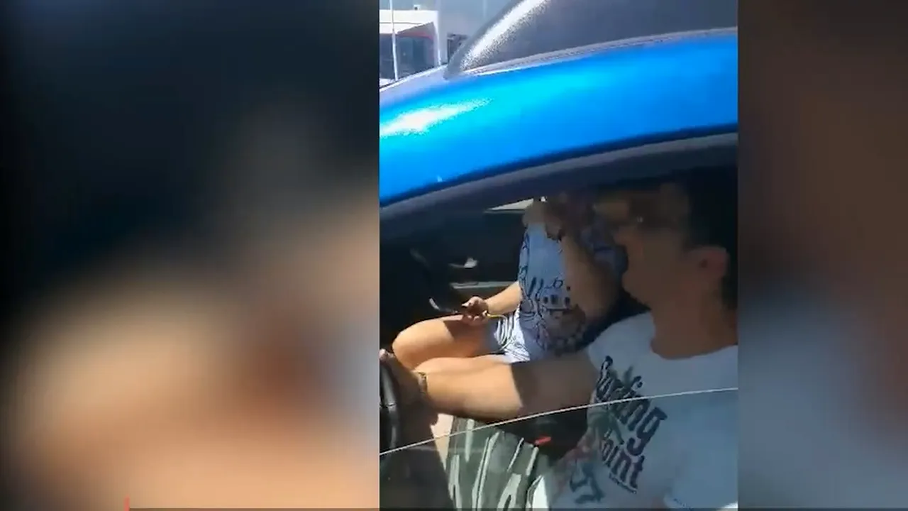 Andrei a aşteptat cu familia 3 ore la coadă pentru a trece singura graniţă deschisă a Greciei