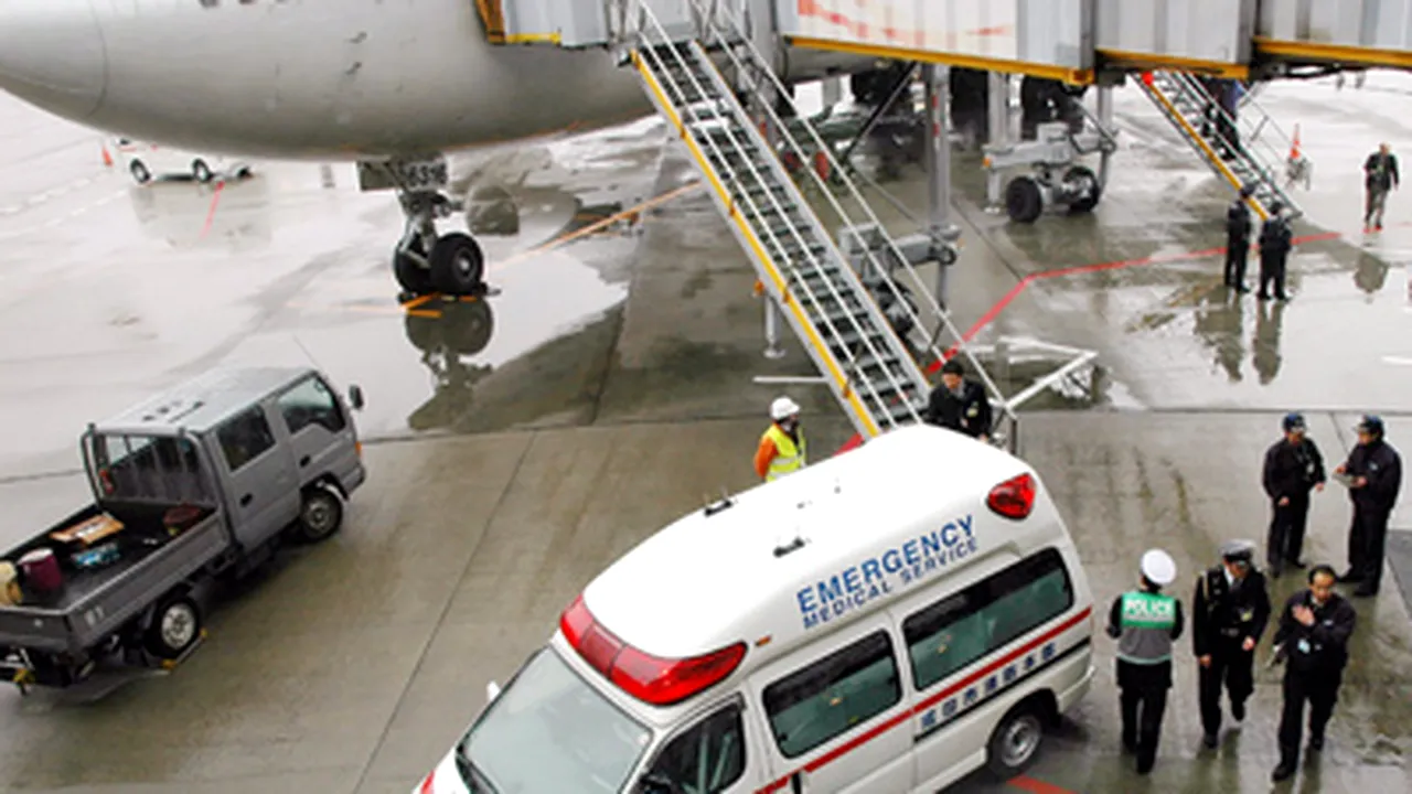 Patruzeci şi şapte de pasageri ai unui avion, răniţi înaintea aterizării la Tokyo