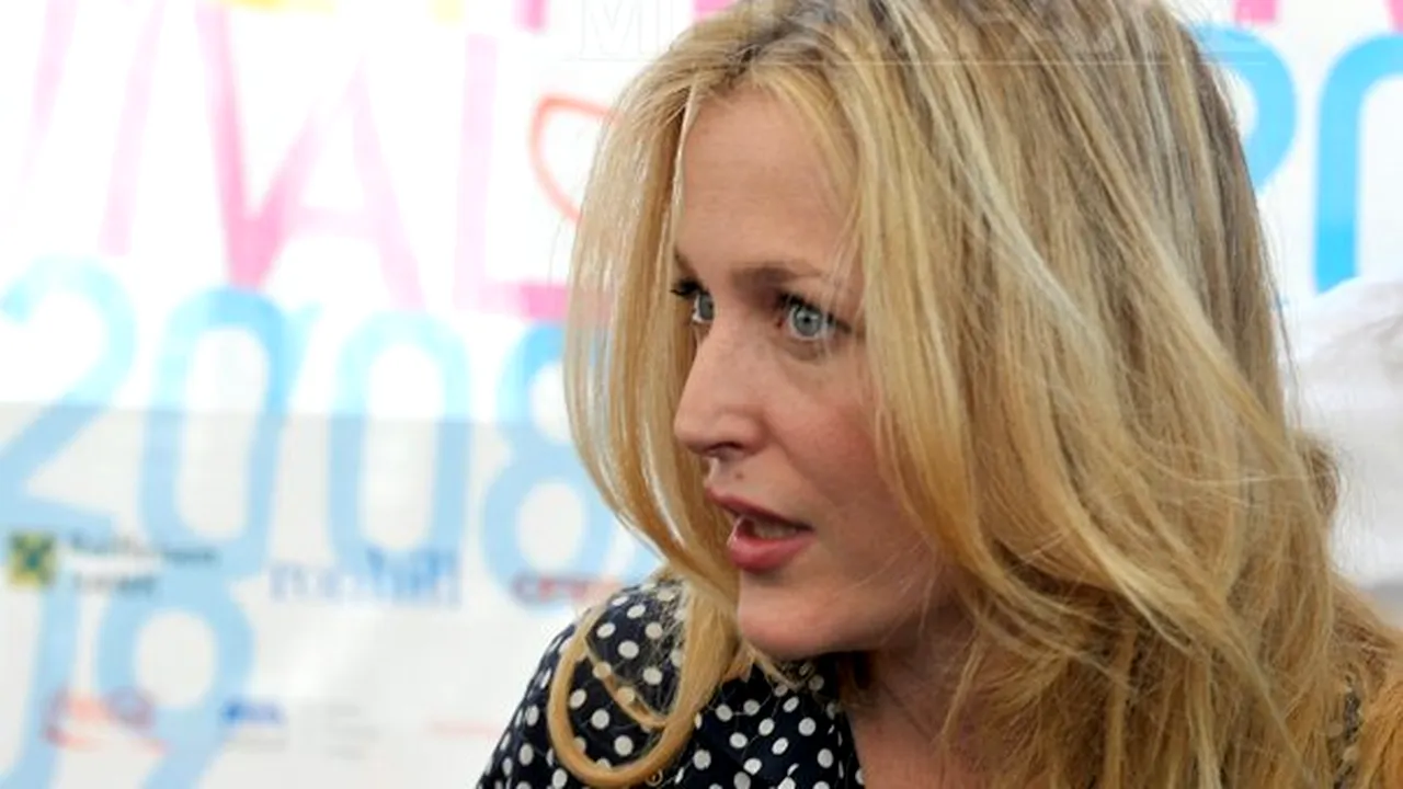 Gillian Anderson va interpreta rolul proprietarei unui bordel, într-o miniserie TV
