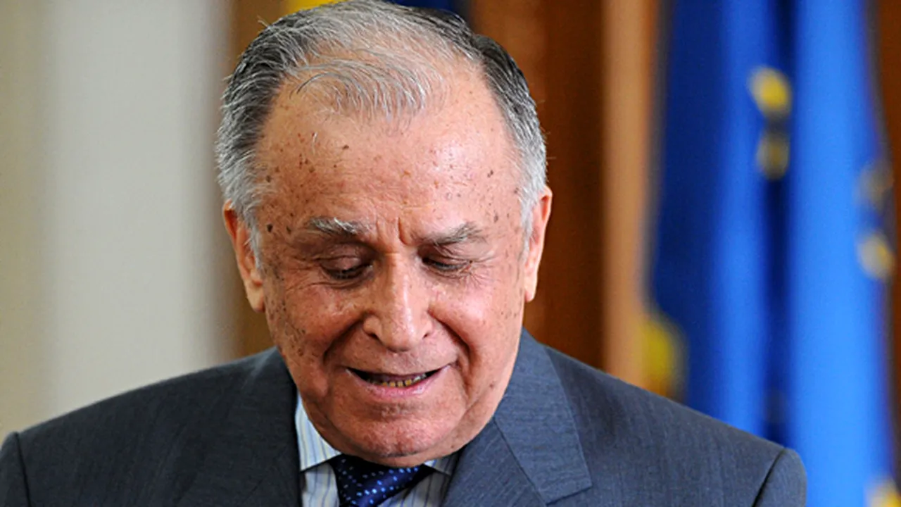 Iliescu: Cardurile lui Ponta sunt o încercare de a folosi mijloace moderne, lumea e obişnuită