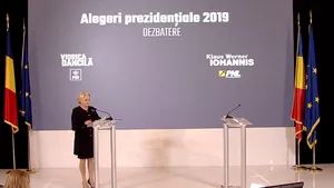 VIDEO. Dăncilă: Iohannis este absent de la dezbatere aşa cum a fost absent în cei cinci ani de mandat. Ce daruri a adus liderul PSD pentru preşedinte