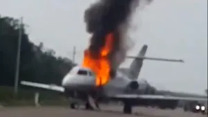 VIDEO: Descoperirea militarilor mexicani, după ce un avion care zbura ilegal a luat foc. La mijloc sunt sume uriaşe de bani