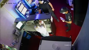Amendă uriaşă pentru o sală de jocuri de noroc care a refuzat să închidă după ora 23.00 / Reacţia sălii de jocuri