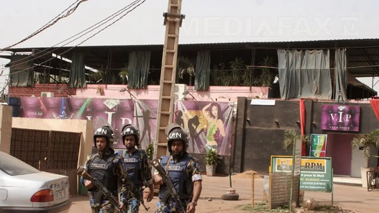 Un francez şi un ofiţer belgian al UE, ucişi într-un atac în Mali soldat cu cinci morţi. Ministrul român de Externe condamnă atentatul - FOTO