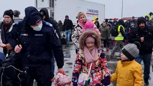 UNICEF: „Jumătate dintre refugiaţi sunt copii”. Organizaţia Medicii Fără Frontiere s-a activat de urgenţă