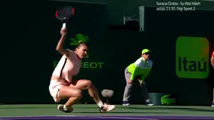 Halep a trecut un Ocean(e) de suferinţă pentru a ajunge în turul 3 la Miami. Cronica unui meci cu durere fizică, şanse ratate, căzătură şi încă un test dur pentru glezna dreaptă | FOTO, VIDEO