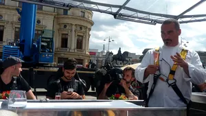 Dinner In The Sky: Gastronomie cu dichis, aventură şi vin rosé, la peste 50 de metri înălţime, în centrul Capitalei - FOTO, VIDEO