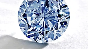 Un diamant albastru FOARTE RAR, scos la licitaţie la Hong Kong