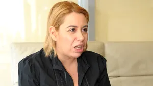 Oana Roman dă în judecată Wizz Air