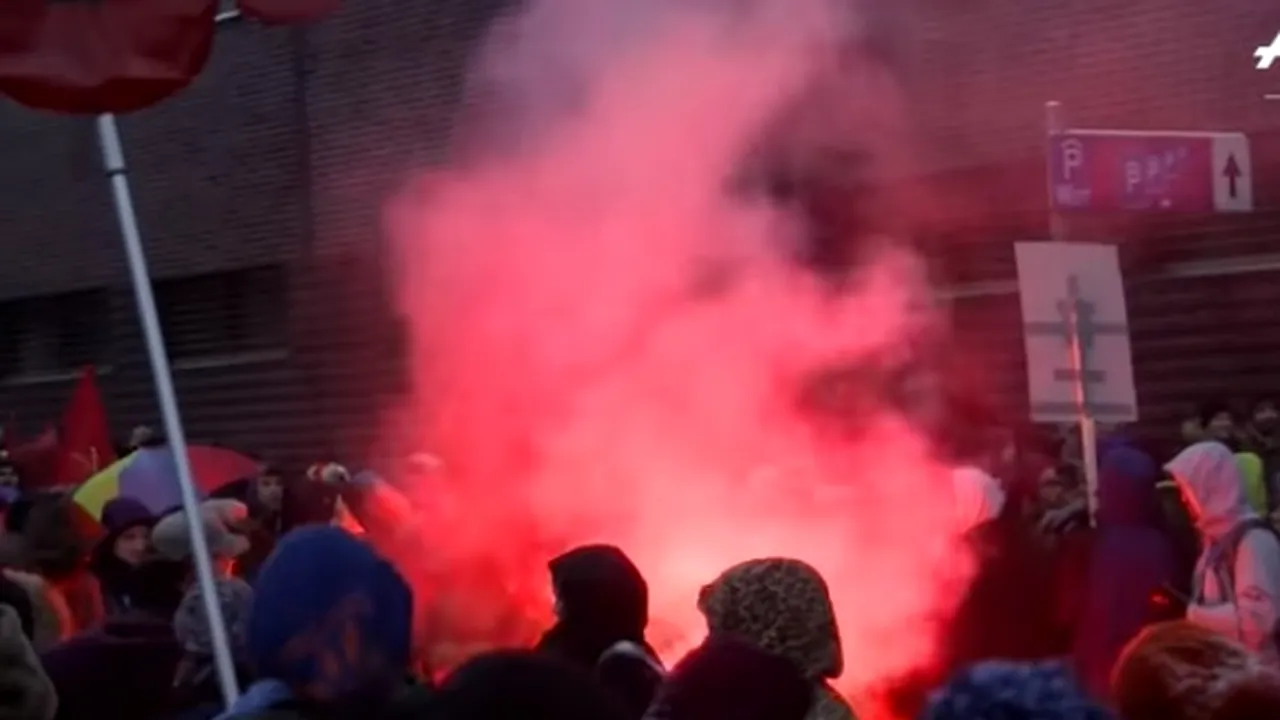MANIFESTAŢII paşnice la Viena: Cel puţin 17.000 de persoane au protestat împotriva politicilor coaliţiei de guvernământ | VIDEO