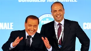 Secretarul general al Partidului Poporul Libertăţii ignoră apelurile lui Berlusconi şi îndeamnă parlamentarii PdL să voteze în favoarea Guvernului Letta