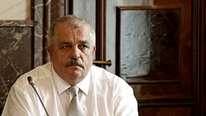 UPDATE: Ministrul Remeş a demisionat din funcţie