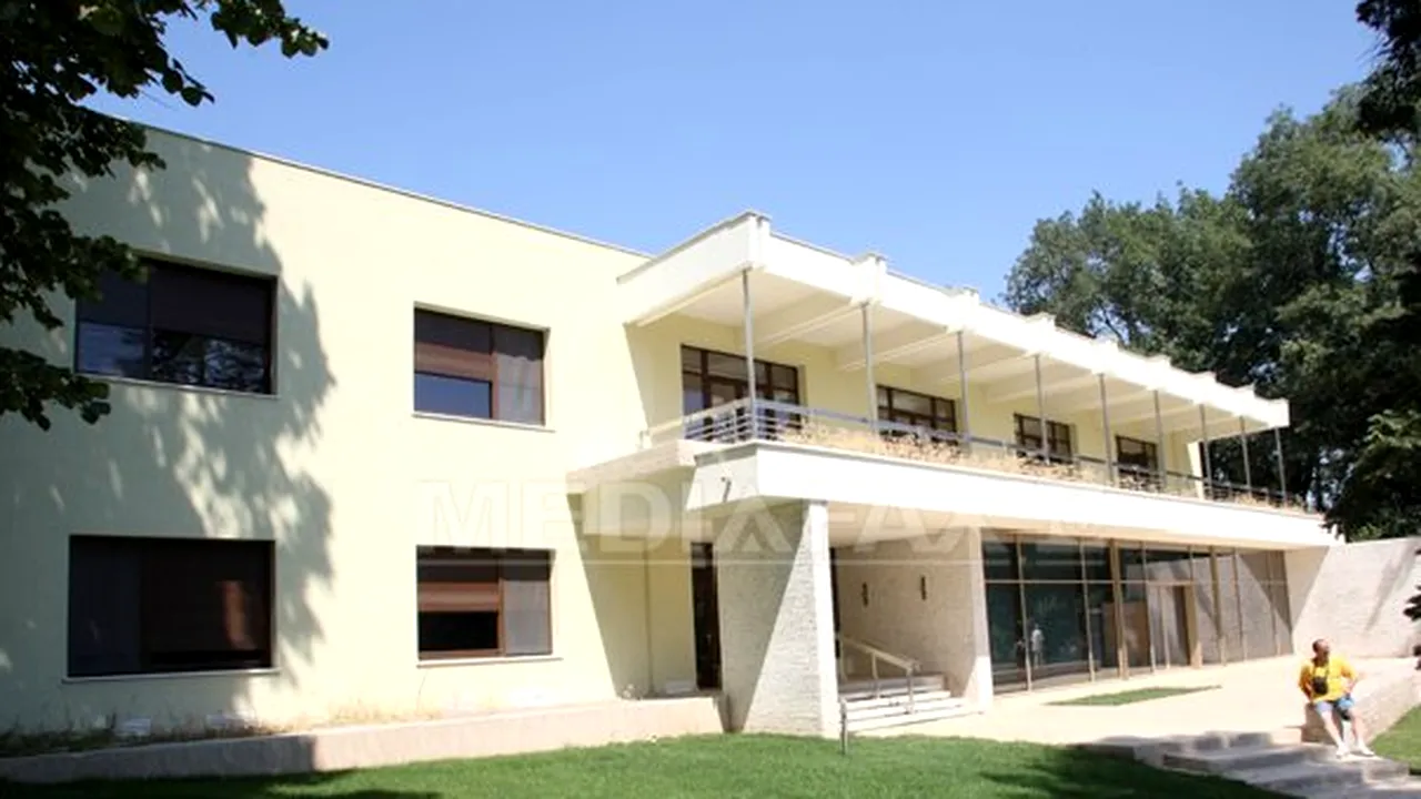 Imagini de la Ziua Porţilor Deschise organizată de Guvern la vila Dante - GALERIE FOTO