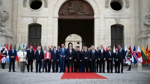 Presiune tot mai mare pe apărarea Ucrainei. Liderii europeni discută luni noi livrări de armament la Kiev