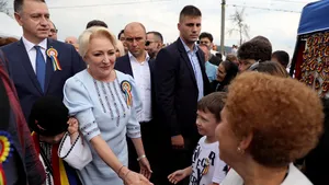 Dăncilă a anunţat că a strâns peste un milion de semnături pentru candidatura la prezidenţiale