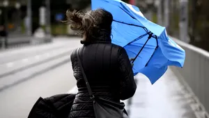 METEO Cod roșu de vânt în Caraș-Severin și Hunedoara: rafale de peste 140 km/h în zonele montane