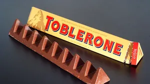 Ciocolata Toblerone este obligată să schimbe ambalajul după ce a mutat o parte din producţie în afara Elveţiei