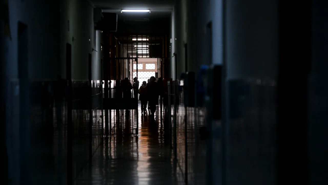 #DIZGRAŢIAŢII Penitenciar cu sală de fitness şi teren de fotbal. Condamnat: 