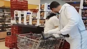 Solidari cu bunicii. Aproximativ o sută de studenţi din Craiova fac cumpărături pentru cei de peste 65 de ani aflaţi în izolare