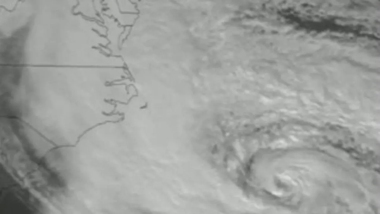 URAGANUL Sandy a atins Coasta de Est a SUA: Inundaţii importante şi pene de curent în Manhattan. Mai multe victime în New York - FOTO, VIDEO