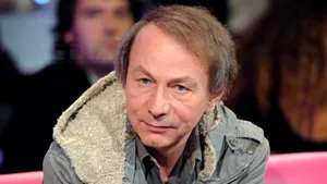 Scriitorul Michel Houellebecq a fost recompensat cu premiul Goncourt pe 2010