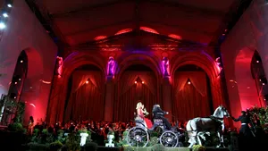 Paradă de trăsuri şi maşini de epocă, sâmbătă, la Promenada Operei