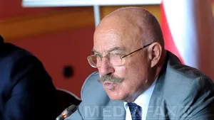 Antonescu: Ministrul ungar de Externe m-a întrebat despre legea statutului minorităţilor naţionale