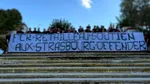 Fanii lui Dinamo au încercat să intre la meciul cu Petrolul cu un mesaj de susținere pentru gruparea neonazistă Strasbourg Offender