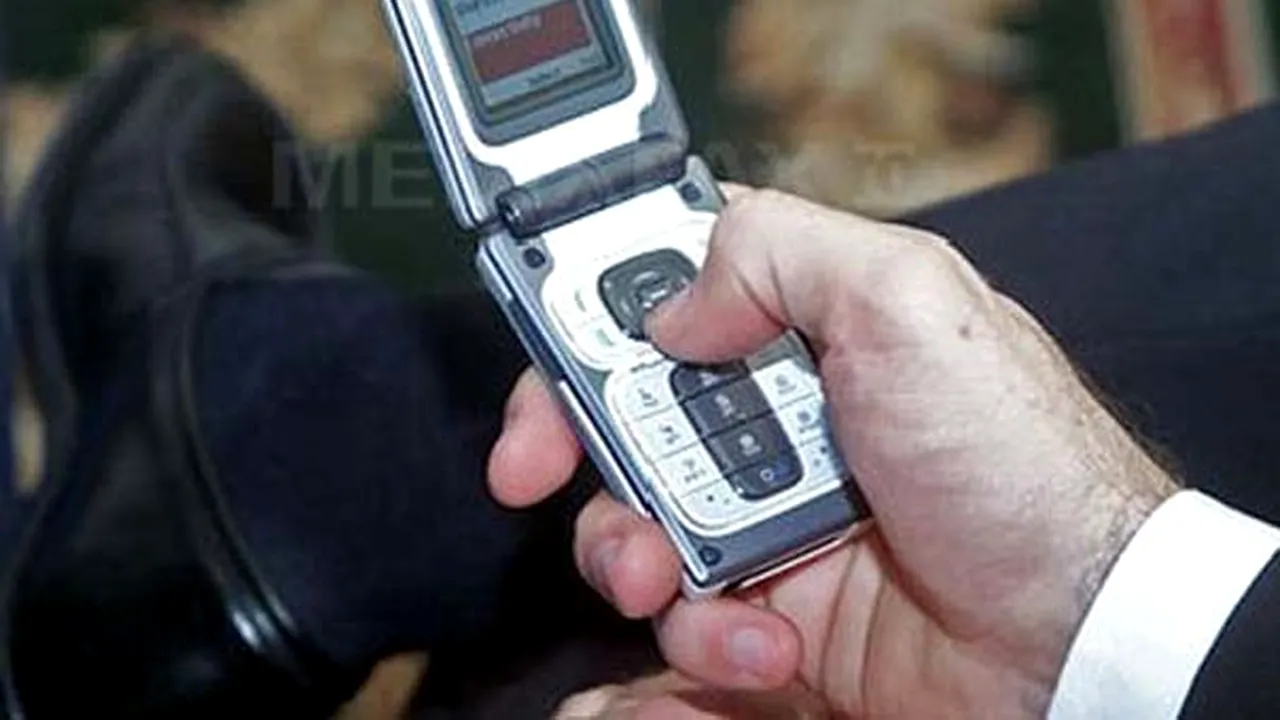 Telefoane mobile binecuvântate, maimuţe pe post de paznici şi 