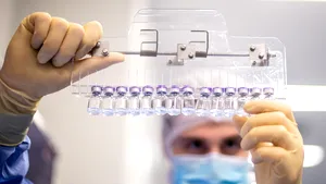 COMENTARIU Lelia Munteanu: Varianta cea mai optimistă: a patra doză de vaccin Pfizer - peste câţiva ani