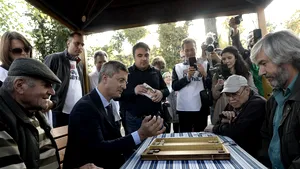 Barna faţă cu reacţiunea. Liderul USR, admonestat de un ieşean: Sunteţi prea fricos! Noi, poporul, când o să contăm pentru politicieni?