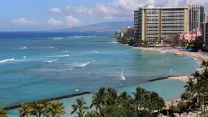 O insulă din Hawaii este deținută aproape în totalitate de un singur om. Pe insulă trăiesc aproximativ 4.000 de oameni