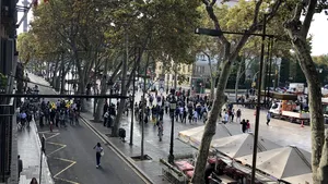 Violenţe în timpul protestelor de la Barcelona, izbucnite după ce mai mulţi lideri separatişti au fost condamnaţi la ani grei de închisoare - VIDEO