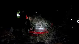 Un bărbat a murit după ce maşina pe care o conducea s-a răsturnat, în Cluj. Şoferul a fost aruncat în afara vehiculului