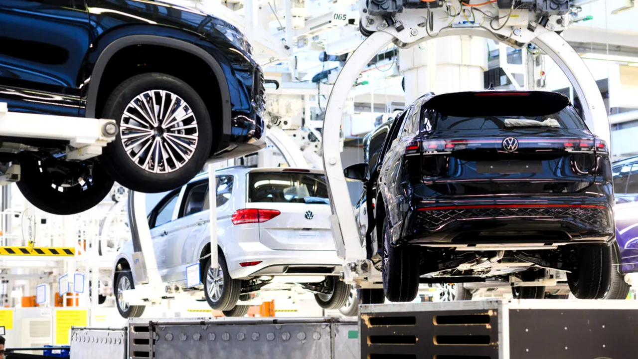 Acțiunile marilor producători auto europeni scad pe fondul amenințărilor lui Trump cu tarife
