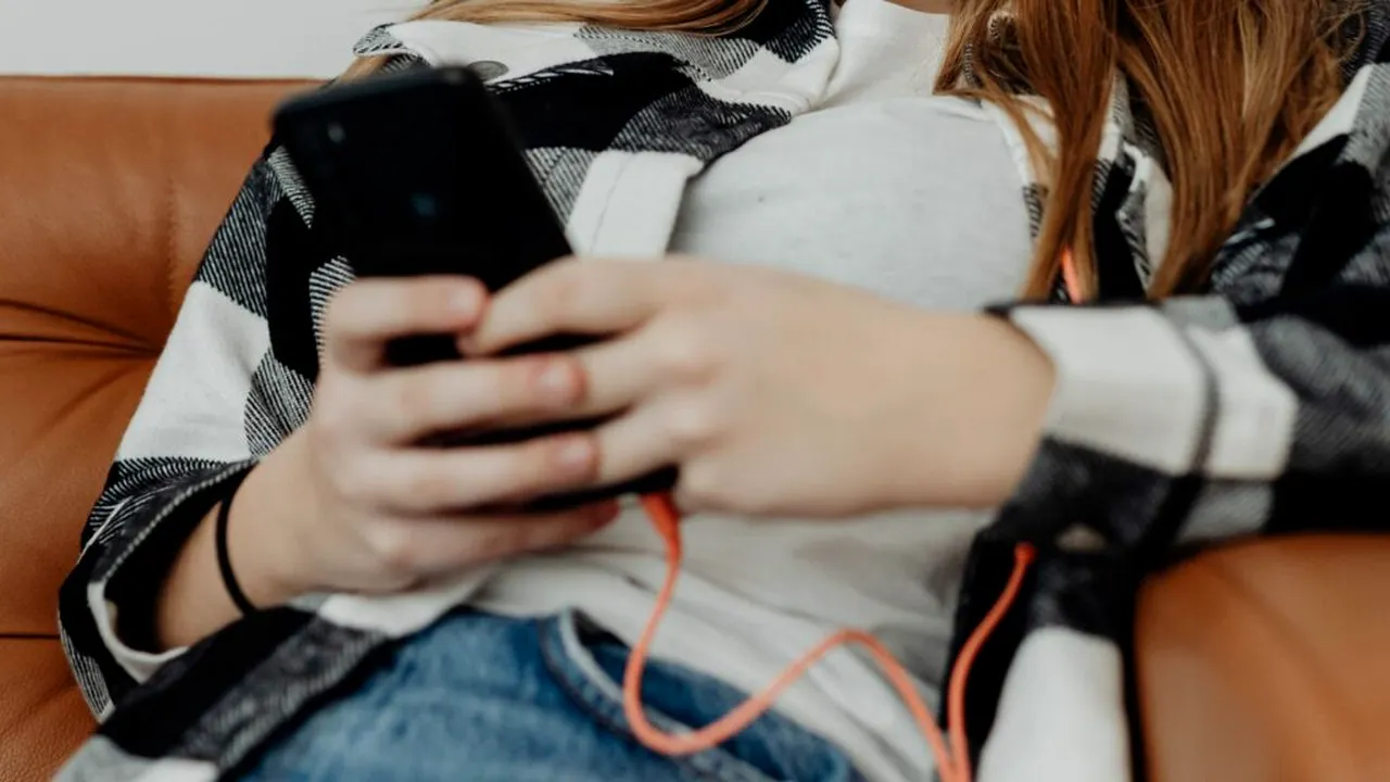 Bărbat din Oradea, arestat preventiv pentru pornografie infantilă și corupere sexuală a minorilor
