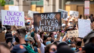 Zeci de mii de oameni au protestat sâmbătă în Washington DC