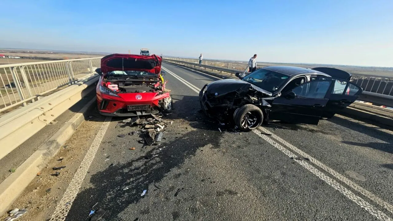 Pacienți răniți într-o ambulanță de transport dializă implicată într-un accident în Timiș